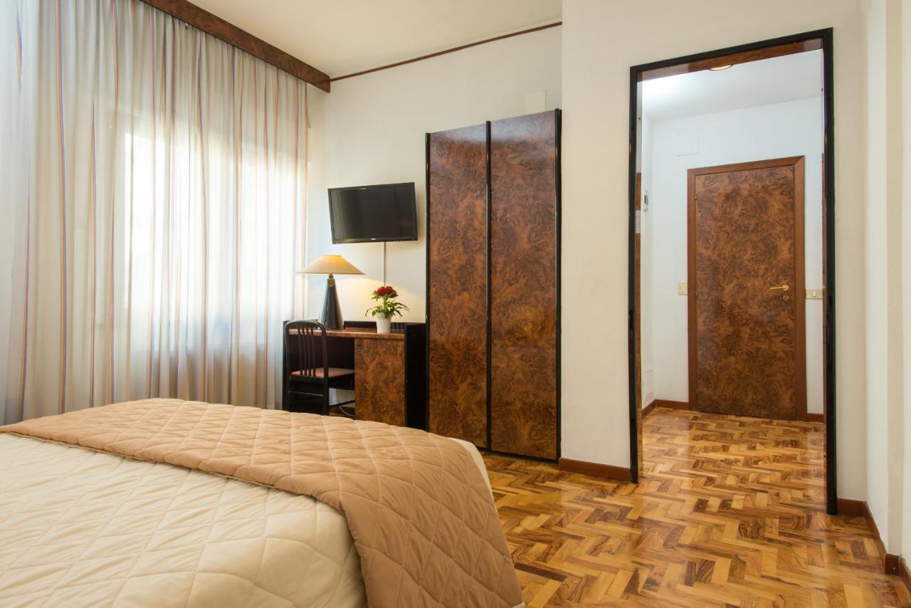 Royal Hotel Cosenza Esterno foto