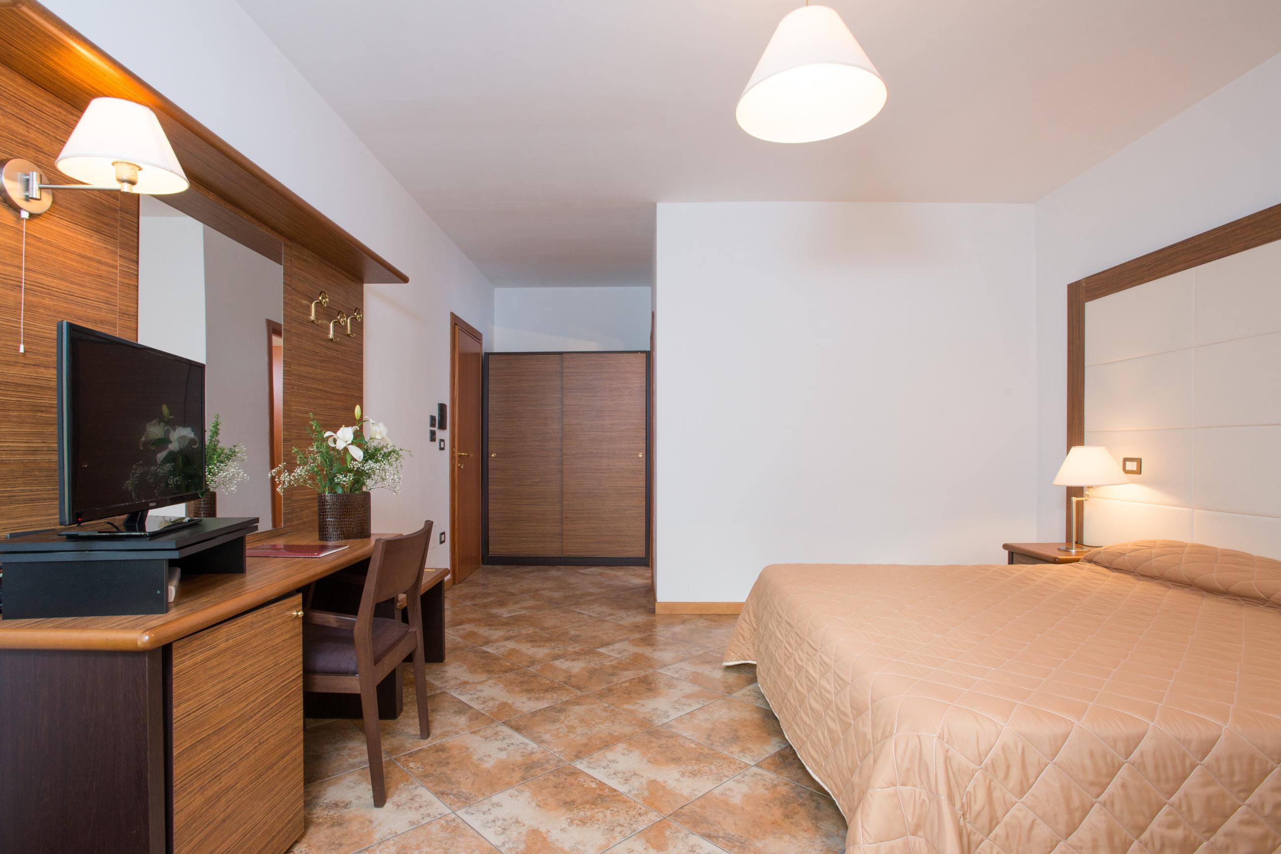 Royal Hotel Cosenza Esterno foto