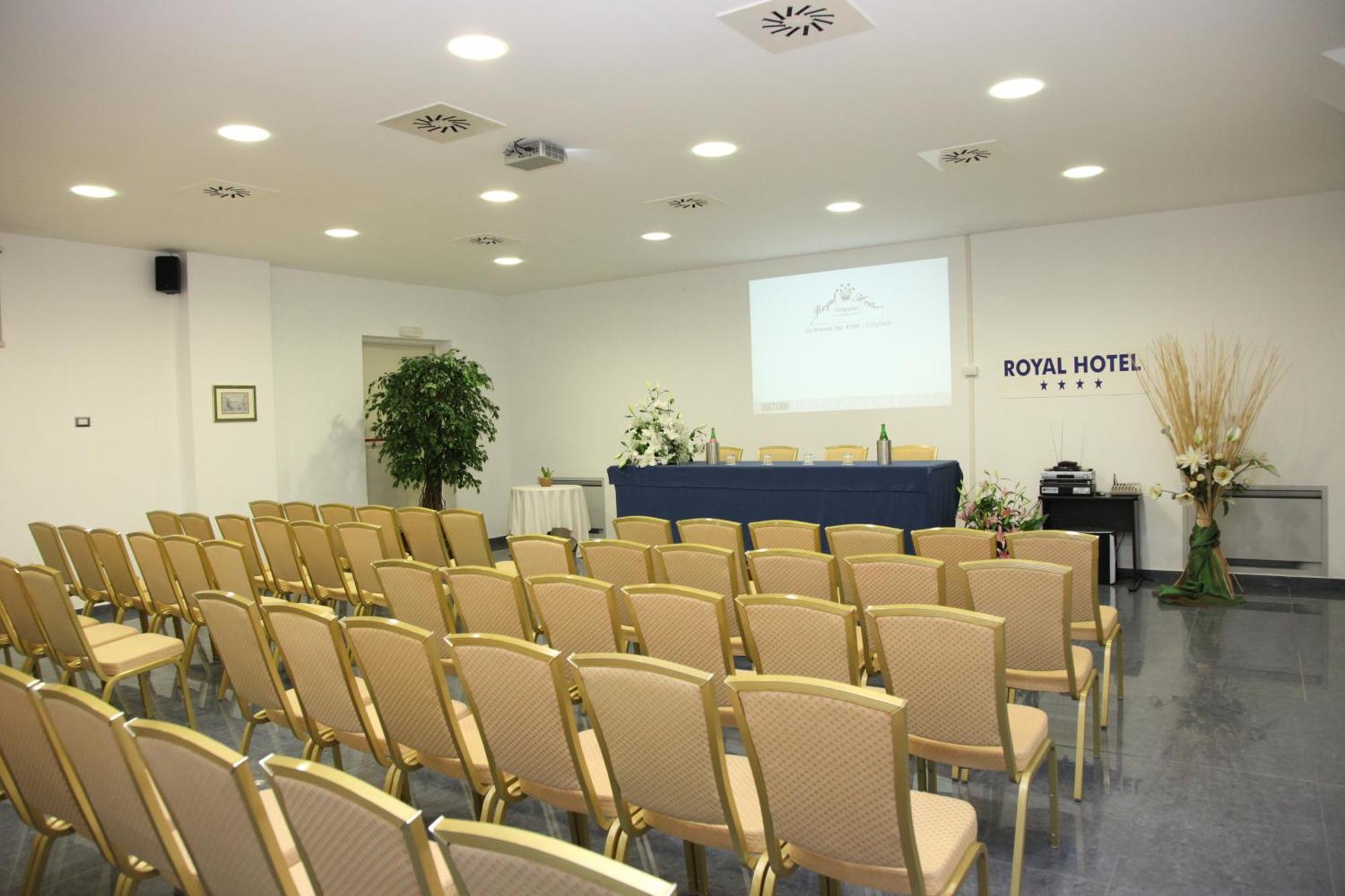 Royal Hotel Cosenza Esterno foto