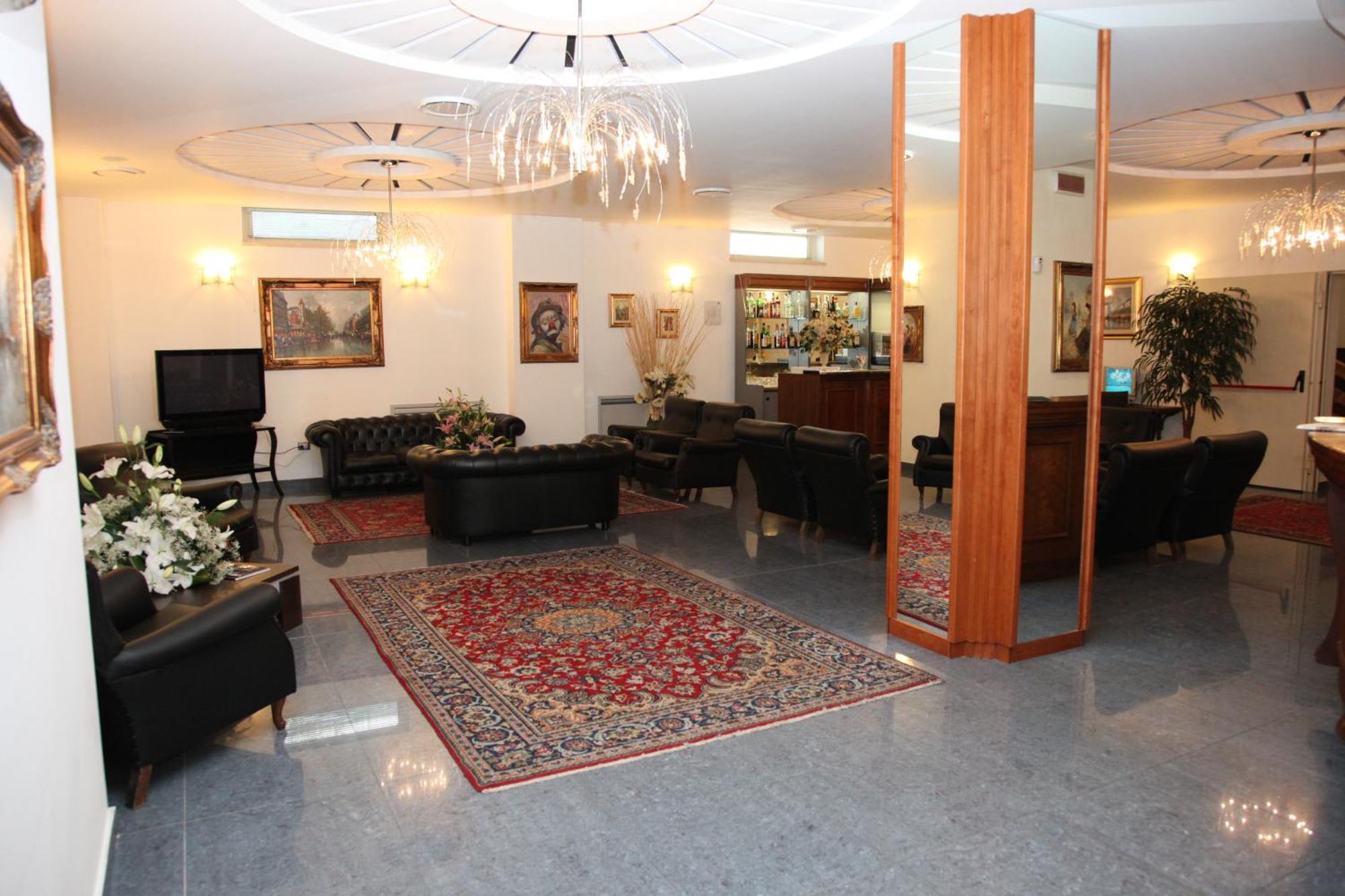 Royal Hotel Cosenza Esterno foto