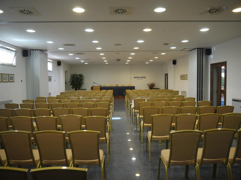 Royal Hotel Cosenza Esterno foto