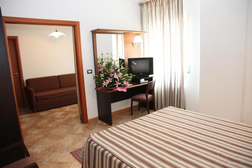 Royal Hotel Cosenza Camera foto